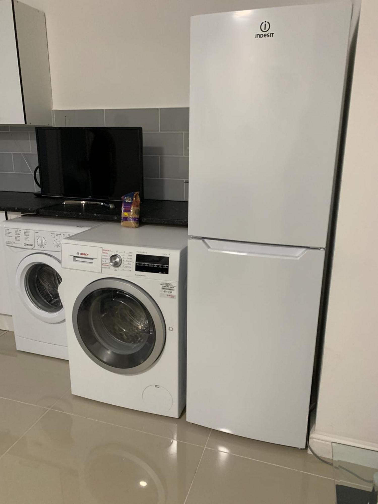 London Studio Apartments, Private Bathrooms And Parking Ίλφορντ Εξωτερικό φωτογραφία