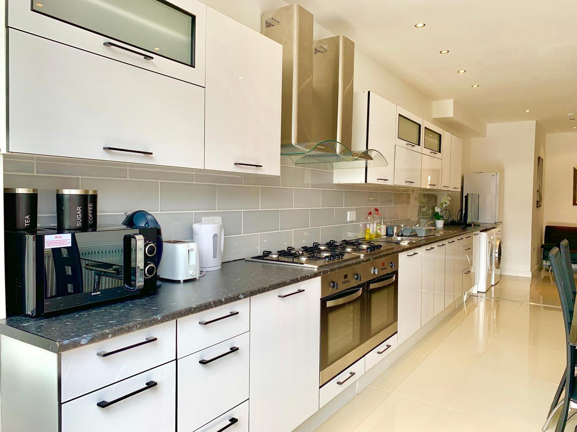 London Studio Apartments, Private Bathrooms And Parking Ίλφορντ Εξωτερικό φωτογραφία