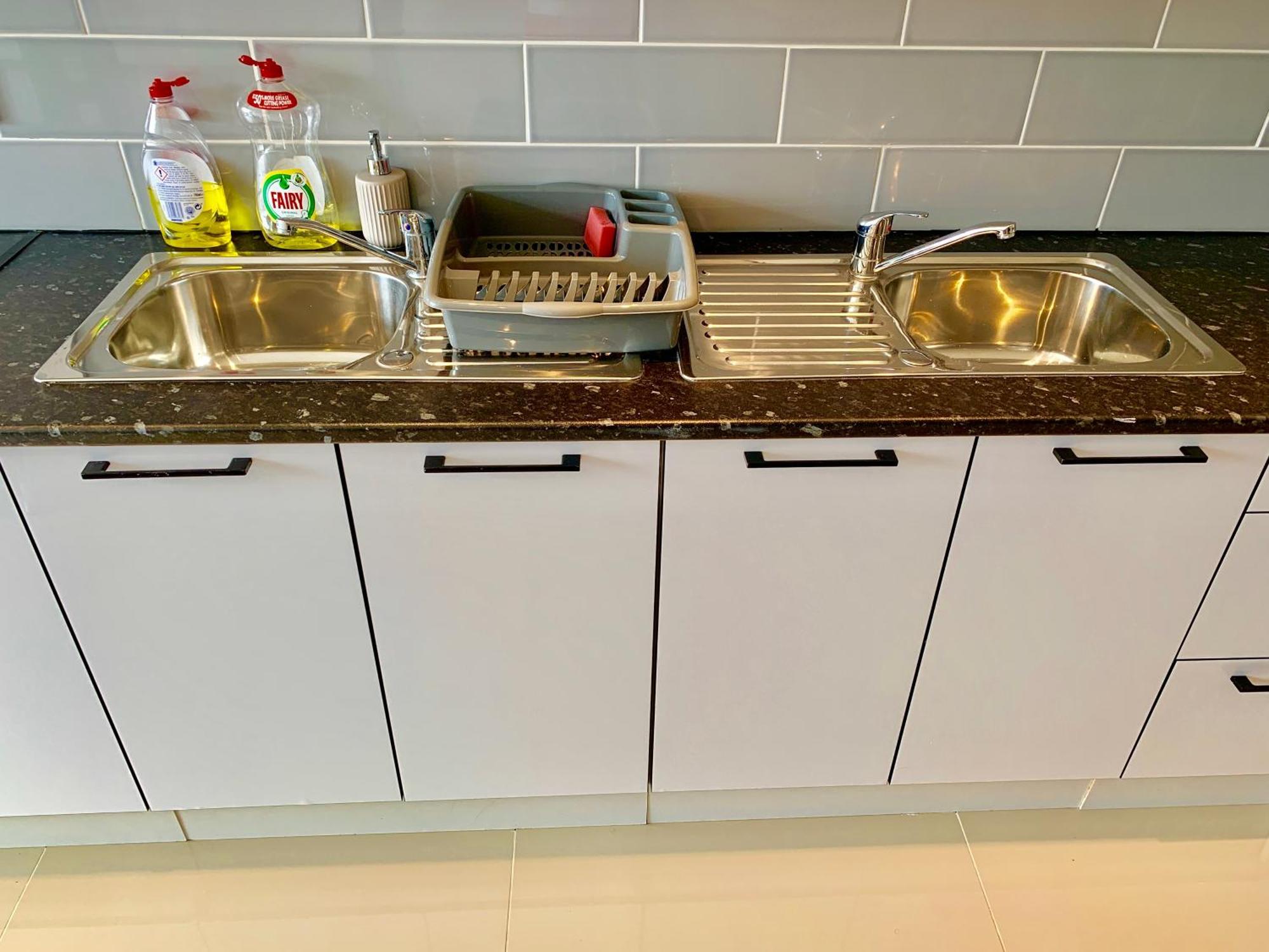 London Studio Apartments, Private Bathrooms And Parking Ίλφορντ Εξωτερικό φωτογραφία