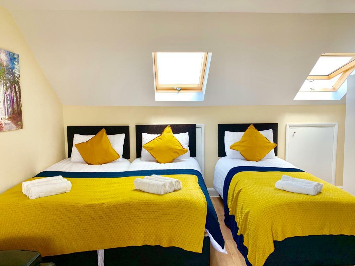 London Studio Apartments, Private Bathrooms And Parking Ίλφορντ Εξωτερικό φωτογραφία